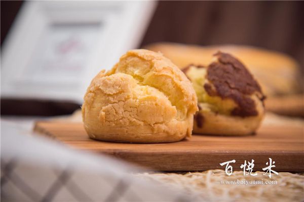 泡芙的空心是誰挖的?泡芙的奶油是怎么包進(jìn)去的?