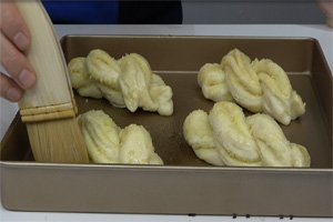 奶香椰蓉包的做法大全，椰蓉包西點(diǎn)培訓(xùn)圖文教程分享