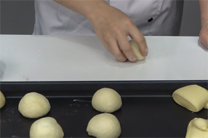 辮子面包的做法大全，辮子面包西點培訓圖文步驟教程