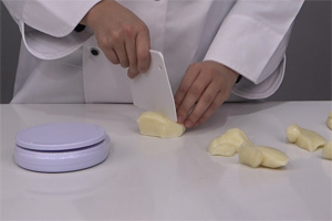 芒果雪媚娘的做法大全，芒果雪媚娘西點(diǎn)培訓(xùn)圖文步驟圖分享