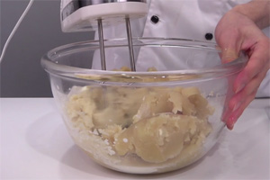 奧斯汀玫瑰韓式裱花的做法大全，玫瑰韓式裱花西點培訓圖文教程分享