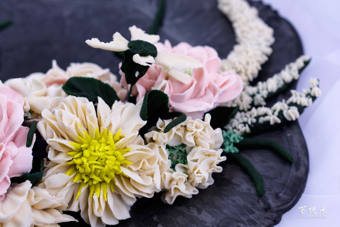 韓式裱花葉子_花藤的做法大全，韓式裱花西點(diǎn)培訓(xùn)圖文教程分享