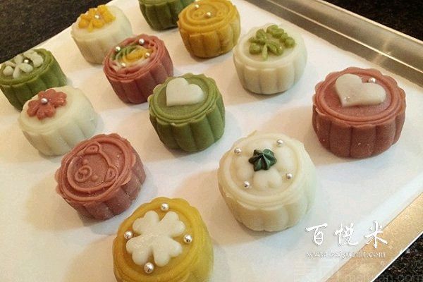 做蛋黃酥不起酥，回軟，皮裂是什么做法原因，那位大神指點(diǎn)下？