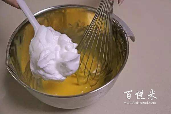 西點(diǎn)檸檬草莓夏洛特的做法簡單嗎？