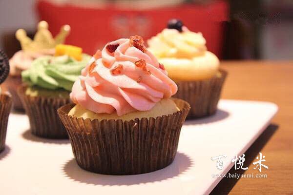 誰(shuí)有各種杯子蛋糕的做法大全食譜？