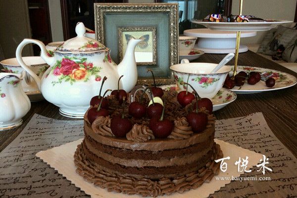 用烤箱做蛋糕一般要烤多久？八寸戚風(fēng)蛋糕