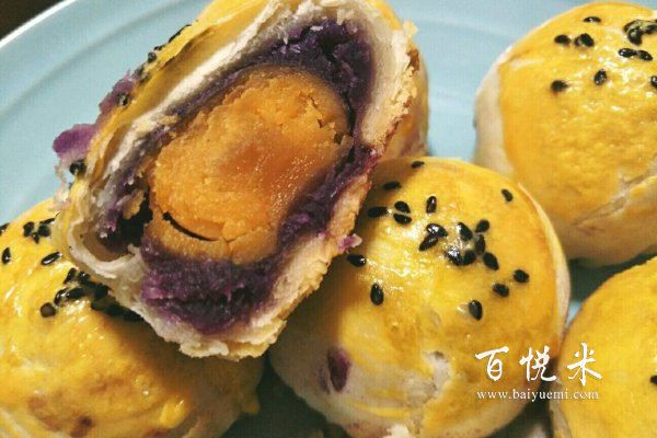 網(wǎng)紅款蛋黃酥好吃嗎？做法難不？