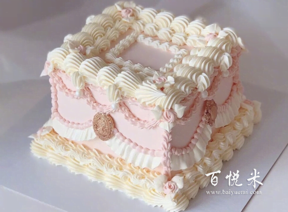 冰激凌蛋糕和奶油蛋糕的區(qū)別是什么?能說(shuō)說(shuō)嗎? 冰激凌蛋糕和奶油蛋糕的區(qū)別是什么?能說(shuō)說(shuō)嗎?